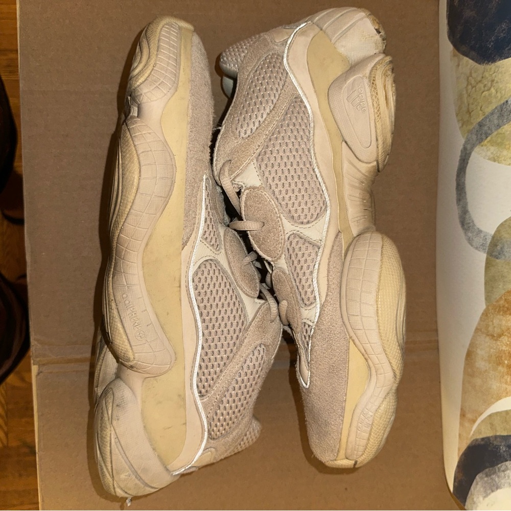 Yeezy  500 “blush”
Size 11.5
No box used